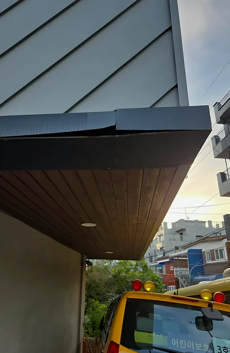 의왕시 캐노피 구조물 용접 시공 사진 2