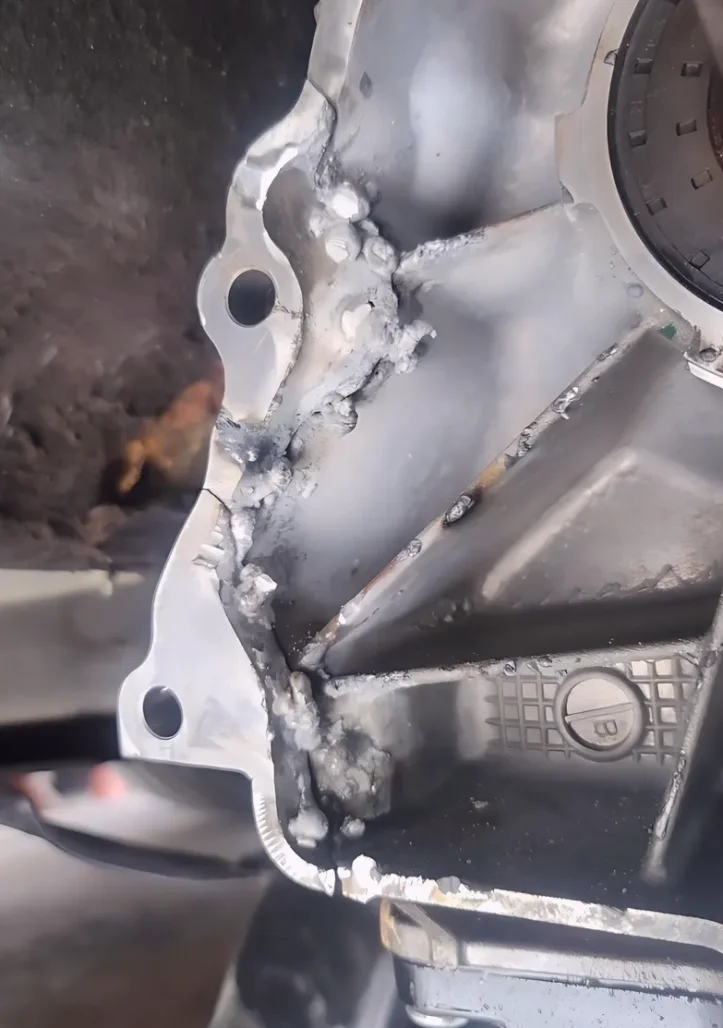 옥천군 자동차 엔진 미션 용접 시공 사진 2