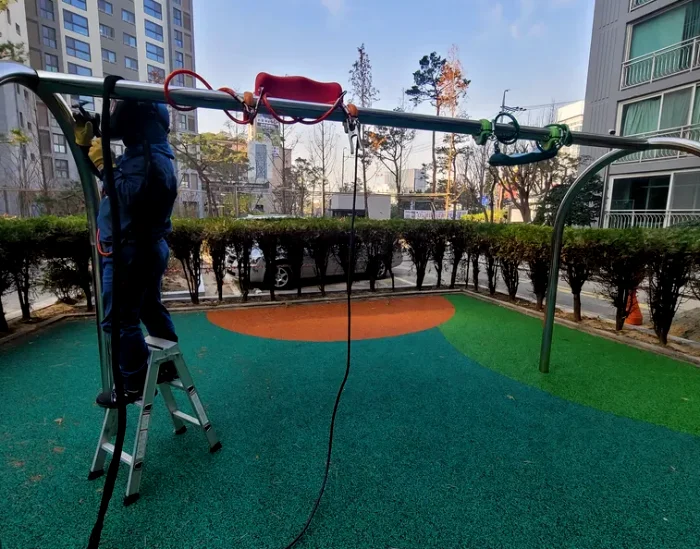 진천군 놀이터 용접 시공 사진 1