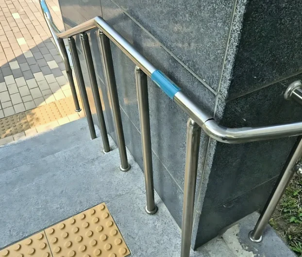서천군 장애인 난간용접 시공 사진 3