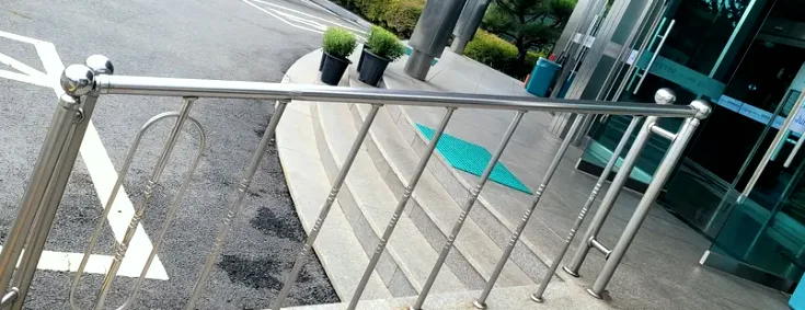 내동 장애인 난간용접 시공 사진 2