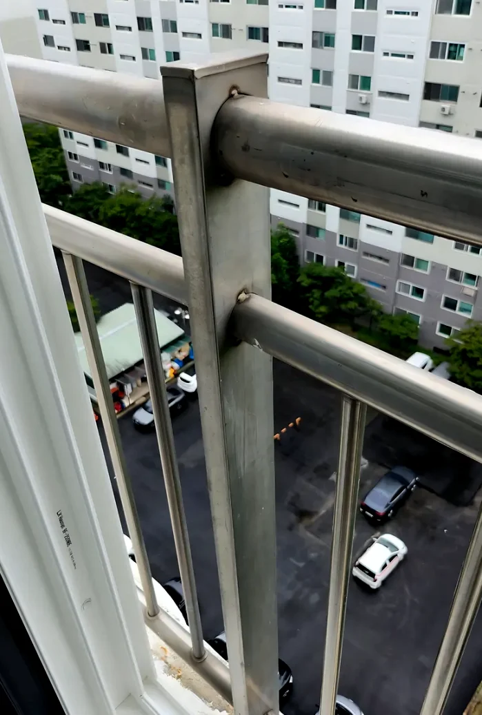 예산군 베란다 난간용접 시공 사진 4